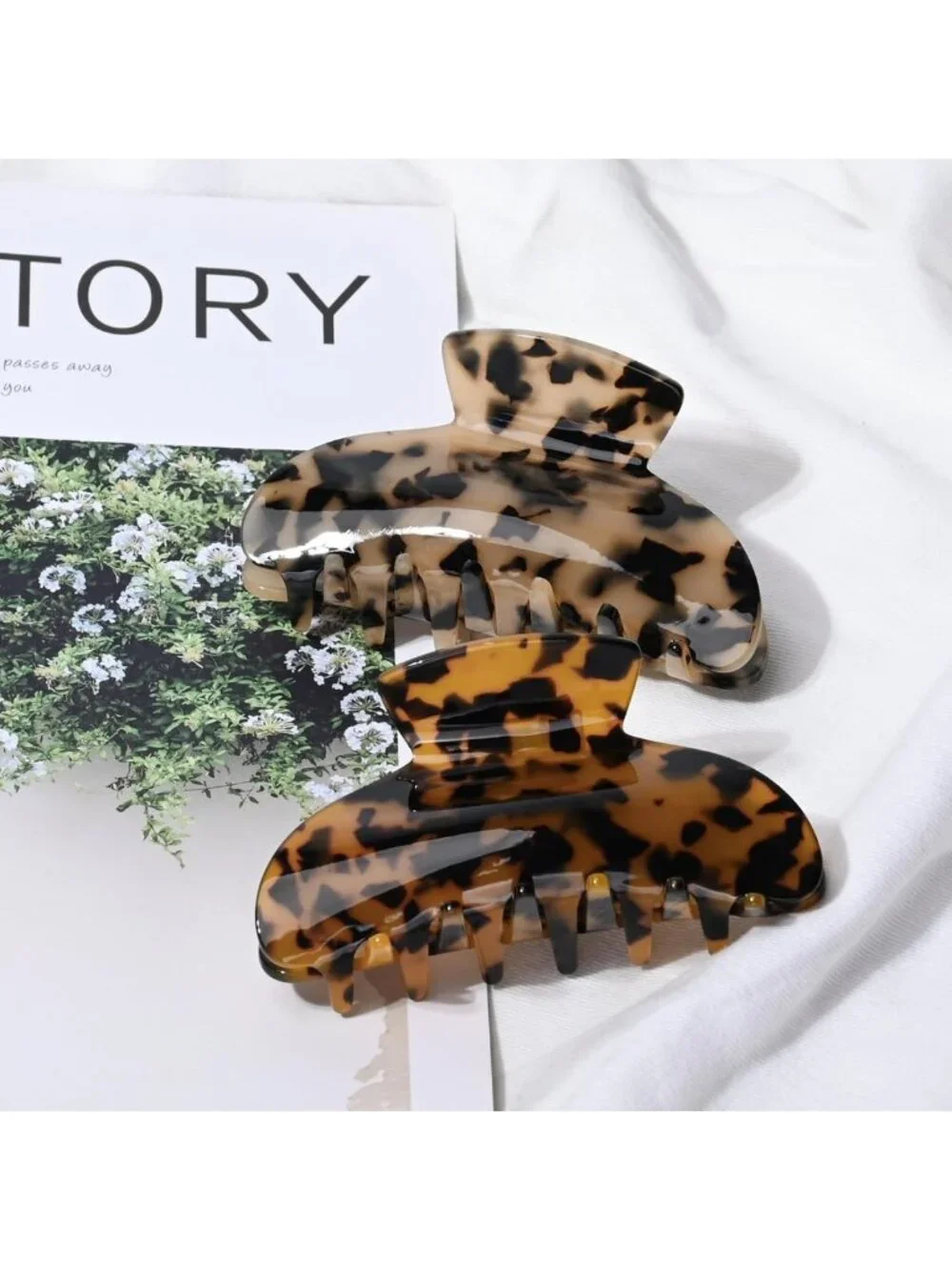 2PCS Large Tortoise Hair Claw Clips - Stylish Leopard Print Barrettes for Women